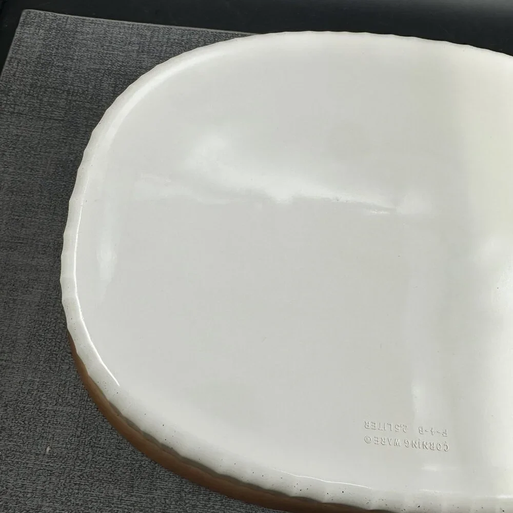 Vtg Corning Ware Oval Casserole F-4-B 2.5L French White Brown Ombre Ribbed